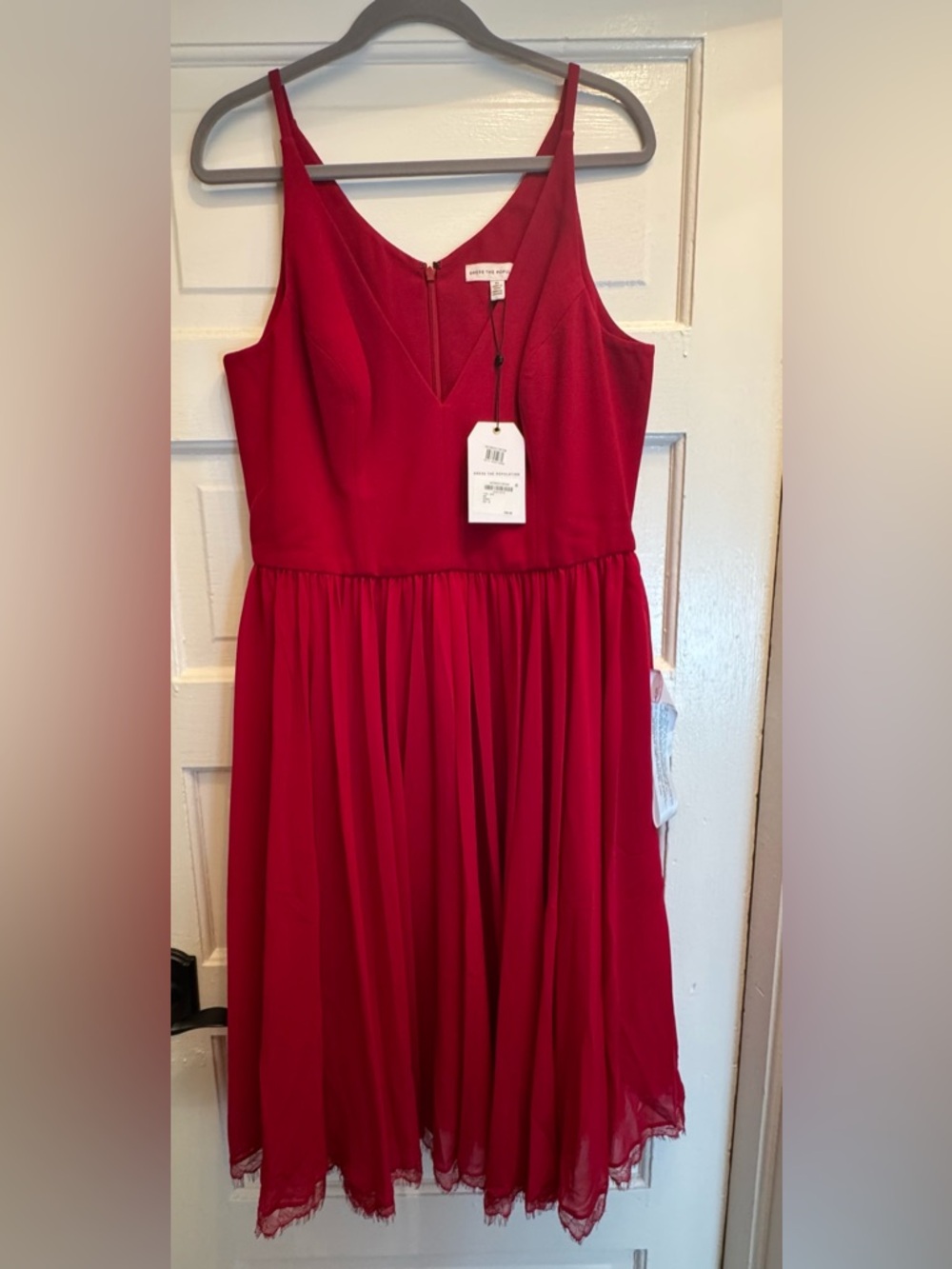 Dress the Population Women’s Red V-Neck Sleeveless Dress